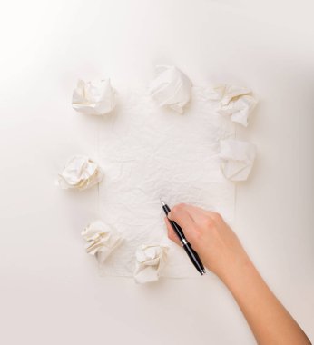 El buruşuk kağıt yazma