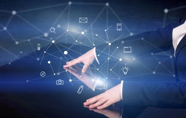 Etkileşimli tablo dokunmadan eller