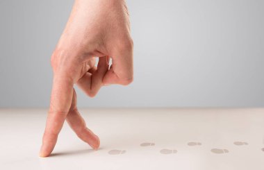 Yürüyen parmak kavramı