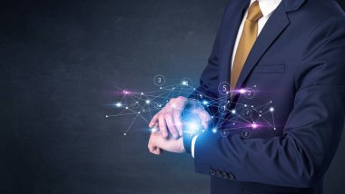 Smartwatch ağ kavramı ile.