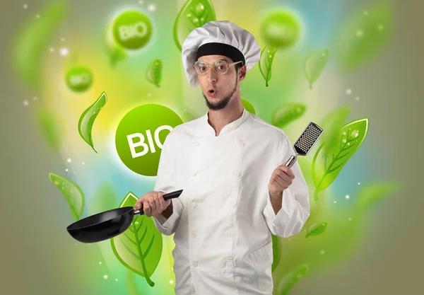 Bio bladeren concept en cook portret — Stockfoto