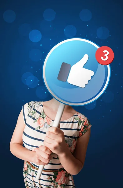 Vrouw met facebook aanmelden — Stockfoto