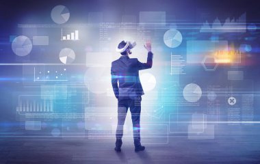 İşadamı vj gözlüklü bir proje denetimi