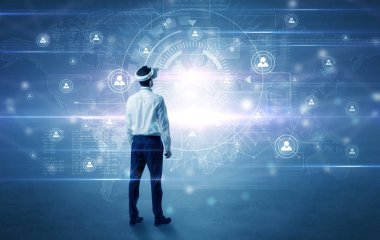 Bağlantı denetimi vj gözlüklü işadamı