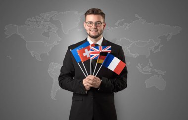 Adam bayrağı ve harita arka plan ile ayakta