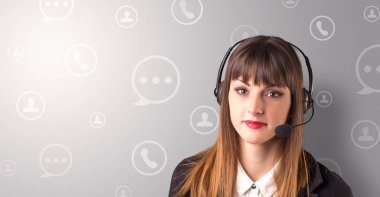 Kadın telemarketer kavramı