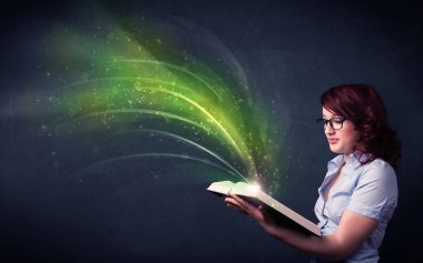 Genç Bayan dalga ile kitap