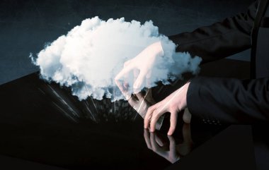 Etkileşimli tablo dokunmadan eller