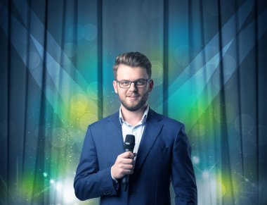 İşadamı holding mikrofon