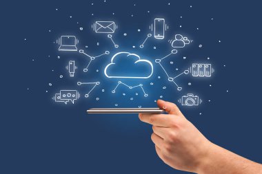 El telefon bulut teknoloji sistem konsepti ile çalışma