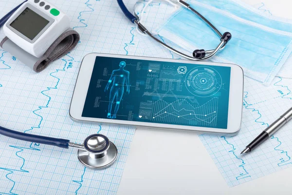 Software de triagem de corpo inteiro médico em tablet — Fotografia de Stock