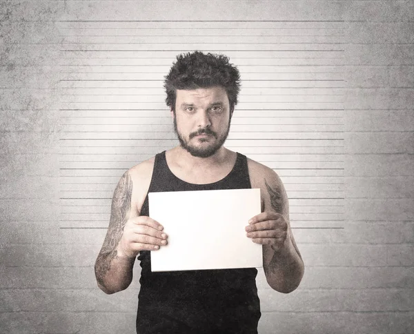 Gangster hapiste yakalandı