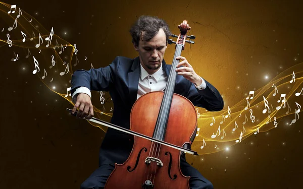 Compositeur solitaire jouant sur violoncelle — Photo