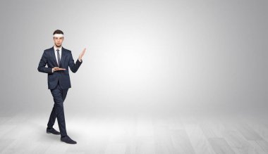 Boş bir alanda mücadele işadamı