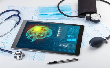 Tablet beyin işlevselliği konsepti ile tanılama