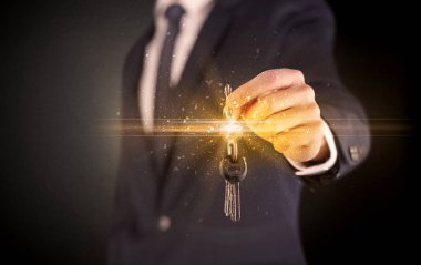 Anahtarları ver adam