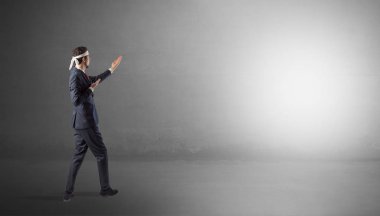 Boş bir alanda mücadele işadamı