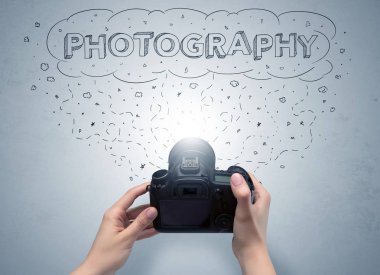 El fotoğraf mesaj bulut kavramı ile çekim