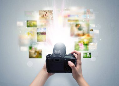 El yaşam olayları digital fotoğraf makinesi ile yakalar.