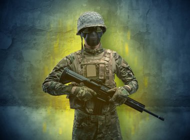 Tehlike asker ile yıkık duvar kağıdı