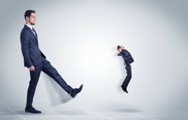 Genç işadamı patron tarafından ateş