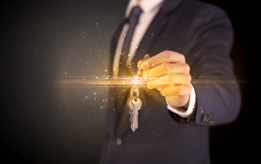 Anahtarları ver adam