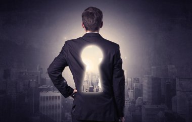 Keyhole sırt ile ayakta işadamı