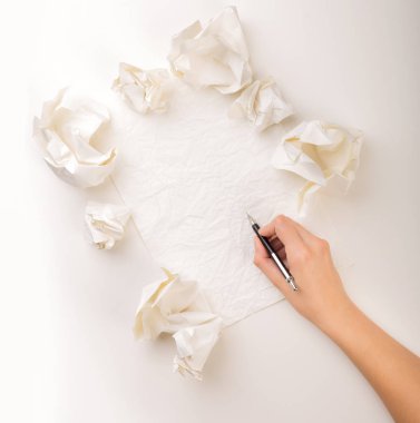 El buruşuk kağıt yazma