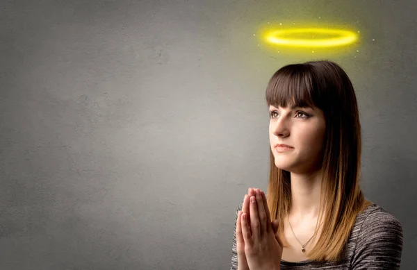 Rugăciune fată tânără — Fotografie, imagine de stoc