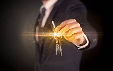 Anahtarları ver adam