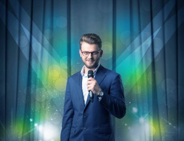 İşadamı holding mikrofon