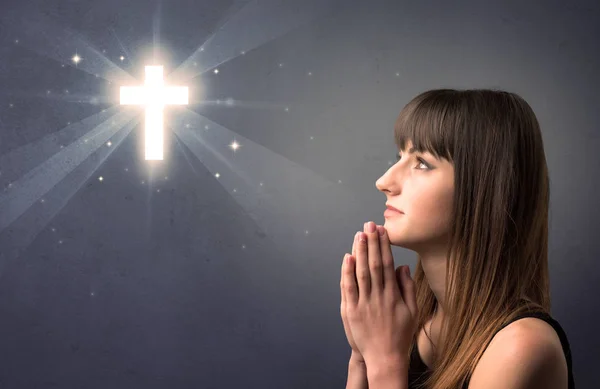 Praying young girl — Stock Photo, Image