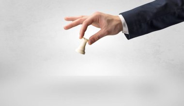 Büyük el satranç oyunu onun sonraki adım alarak