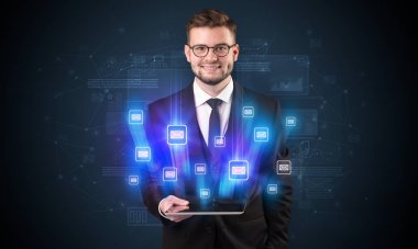 E-posta kavramı ile işadamı ve tablet