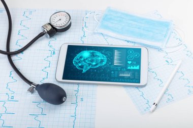 Tablet beyin işlevselliği konsepti ile tanılama