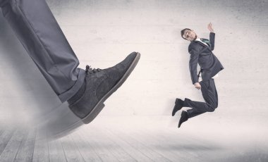 Koca ayak yangın küçük iş adamı