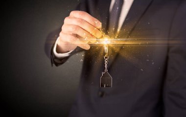 Anahtarları ver adam