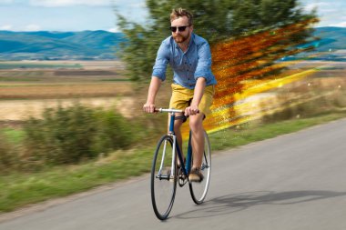 Genç binicilik bisiklet doğa 