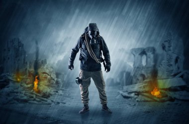 Gaz maskesi ve silah gelen felaket erkekler sonra