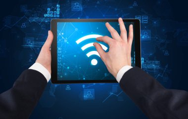 Tablet ile online kavramı kullanarak ele
