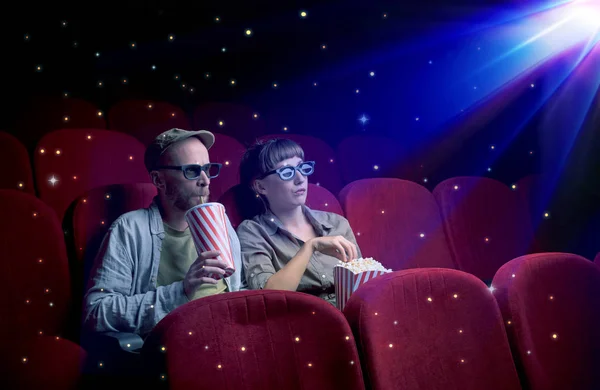 3 d 映画を見て素敵なカップル — ストック写真