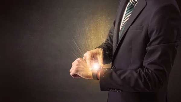 Businessman wearing smartwatch. — Stock Photo, Image