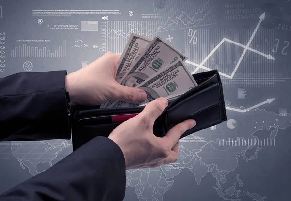 Geschäftsmann holt Dollar aus Brieftasche — Stockfoto