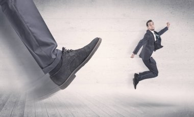 Koca ayak yangın küçük iş adamı