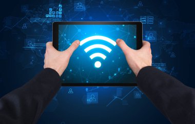 Tablet ile online kavramı kullanarak ele