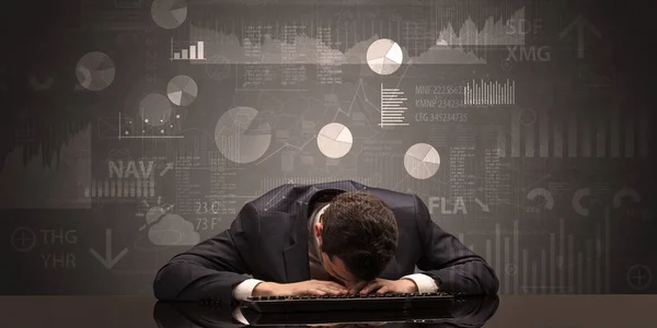 Empresario durmiendo con gráficos, gráficos e informes concepto — Foto de Stock