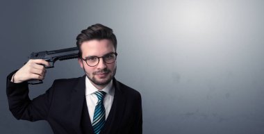 Genç işadamı kafasına silahla ateş