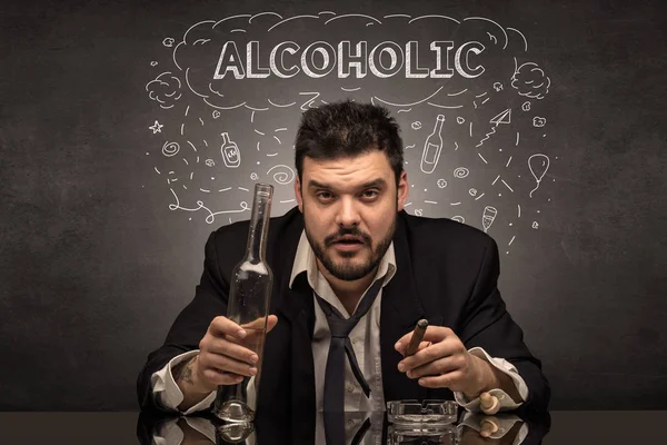 Homme ivre avec alcool, drogue, gueule de bois, alcool, concept de drogue — Photo