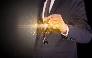 Anahtarları ver adam