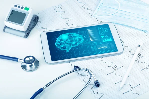 Tablet beyin işlevselliği konsepti ile tanılama